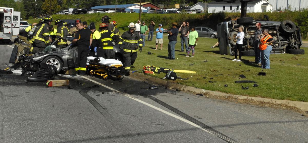 Three injured in wreck on U.S. 421 News