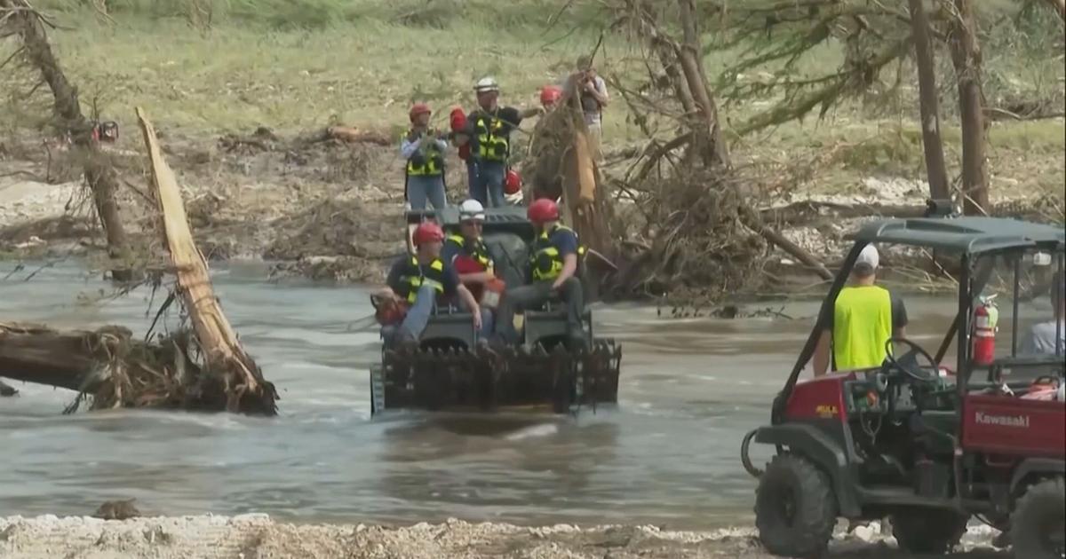 Texas begins digging out, cleaning up, after deadly floods