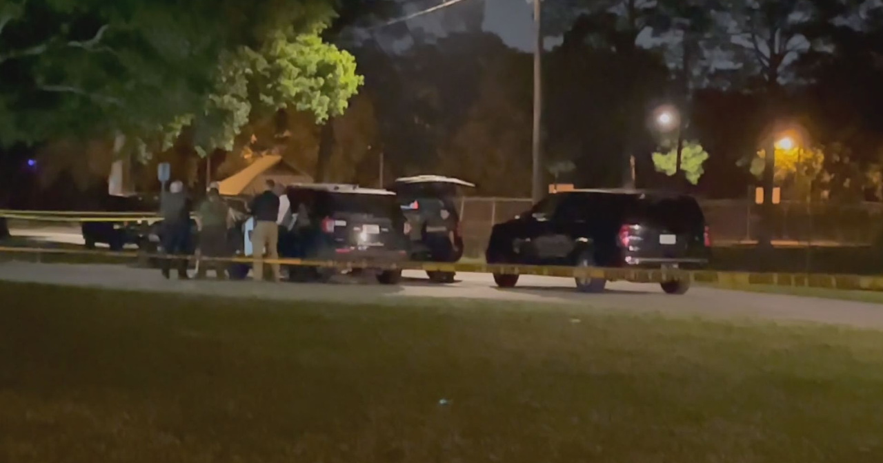 Man with rifle shot by Lafayette police officer - Vimarsana News