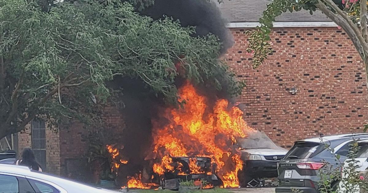 Man dives into ditch to put out flames after 2 cars catch fire in Lafayette