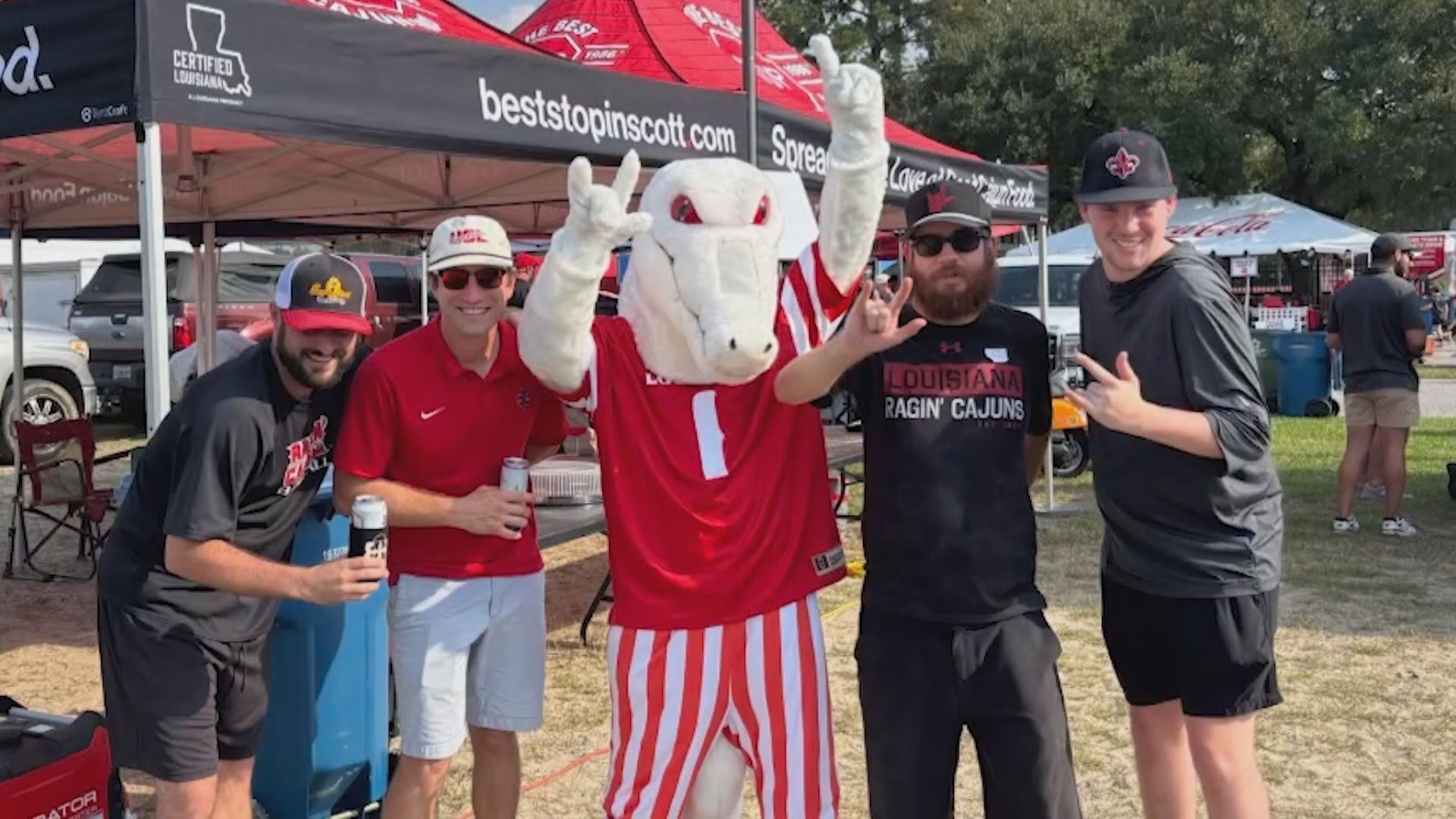 University of Louisiana at Lafayette Ragin' Cajuns Classic Arch with Mascot  Short Sleeve T-Shirt - Walmart.com, image size:1920x1080