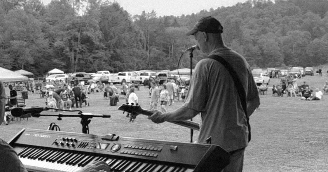 Wildcat Park brings community together with food, entertainment, fundraising drive