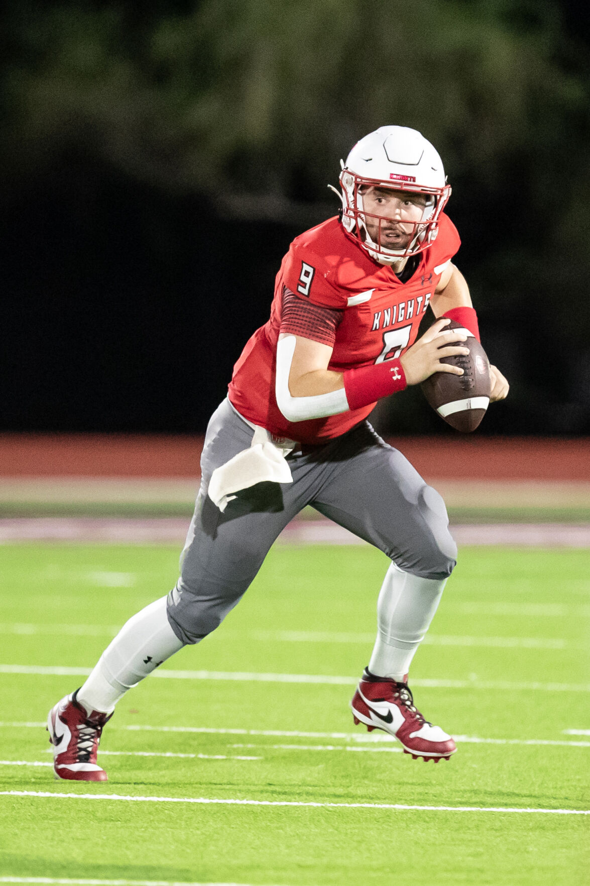 Harker Heights’ Dylan Plake leads team to victory with impressive 352 yards and five touchdowns