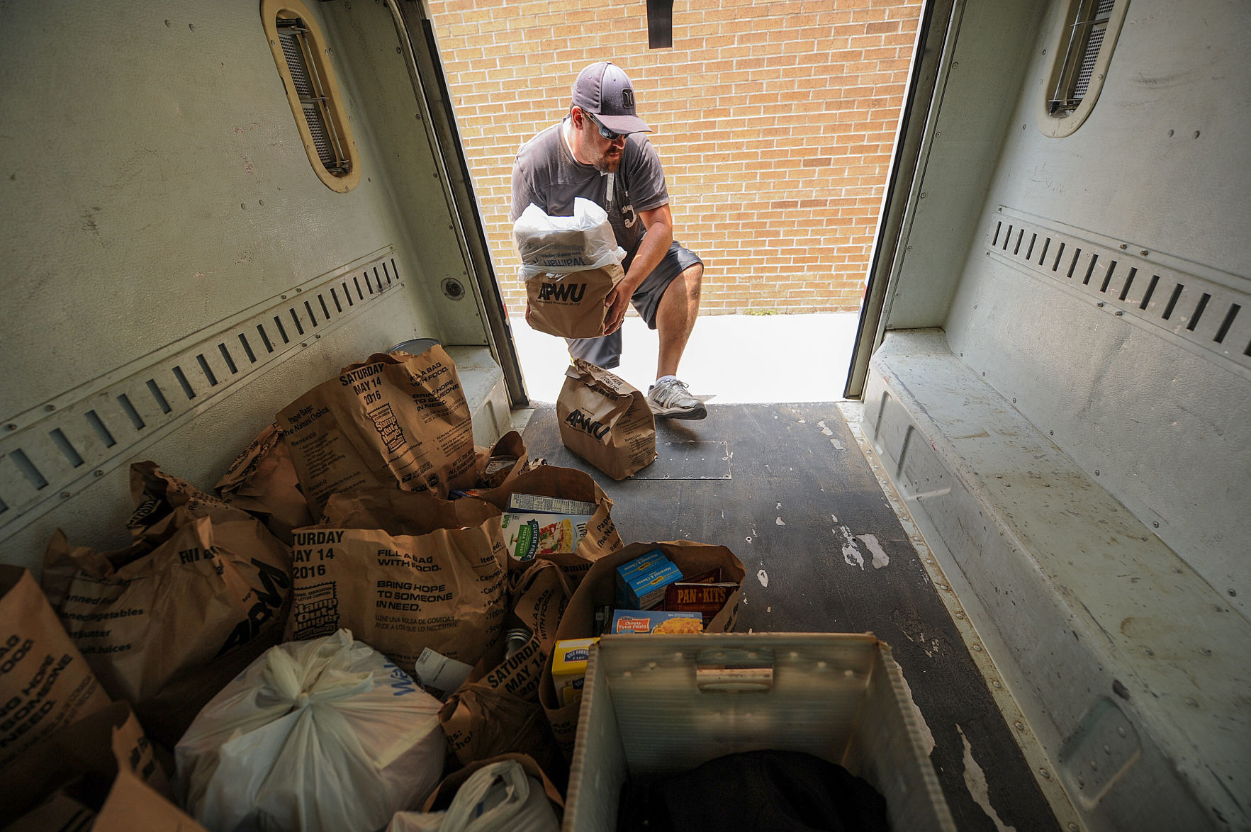 Postal carriers looking for food donations near Killeen area