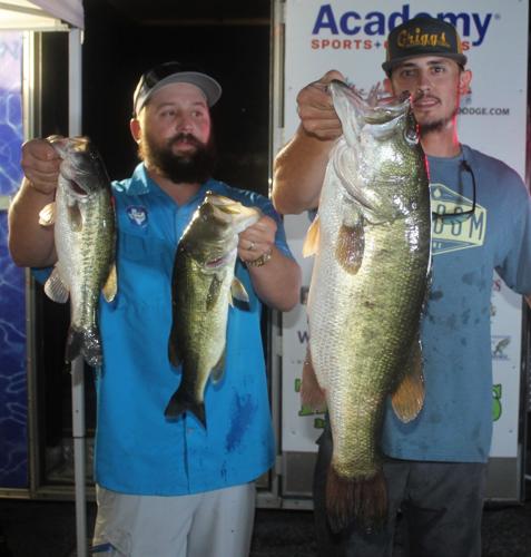 3X9 SERIES: 9.85-lb. monster bass nabs big fish prize; Barnes brothers win  again, Outdoor Sports