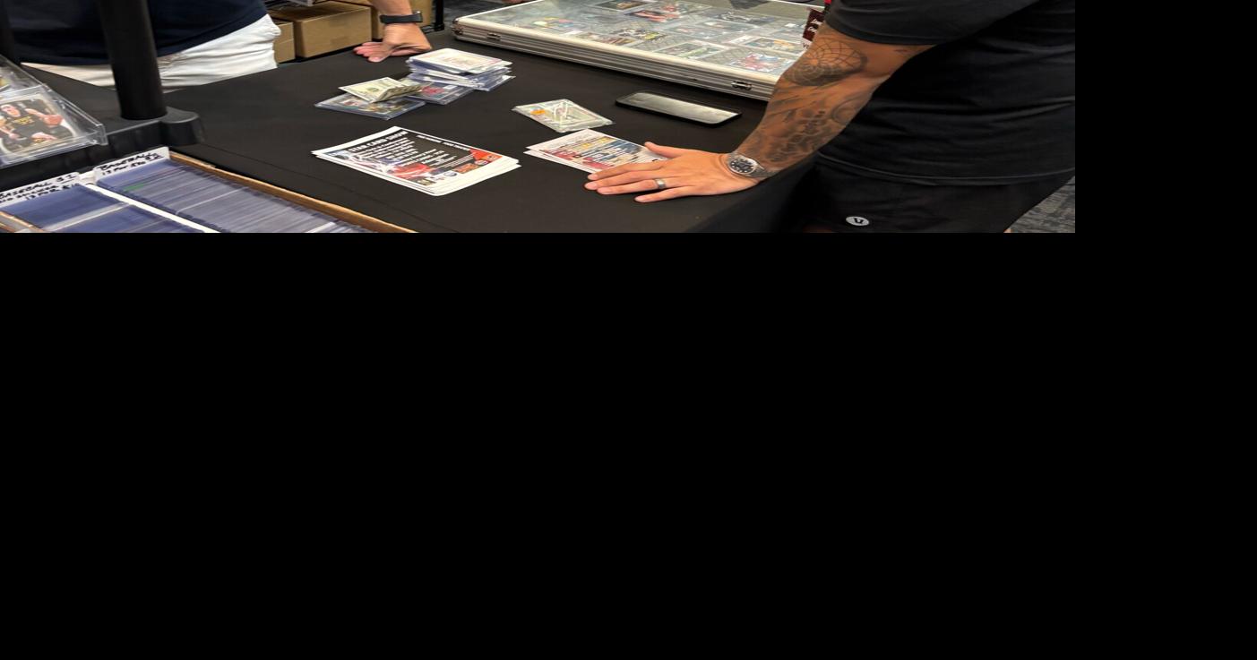 Card collectors buy, sell and trade at Lone Star Card Show | Local News ...