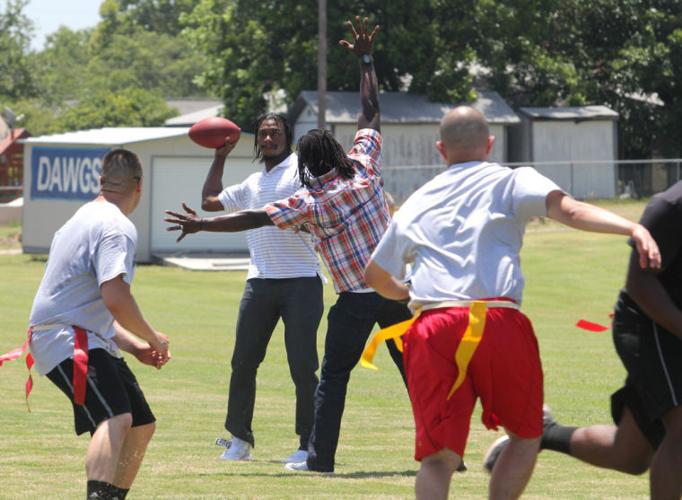 Homecoming: RG III, Tillman return to Cove to shoot commercial, Football