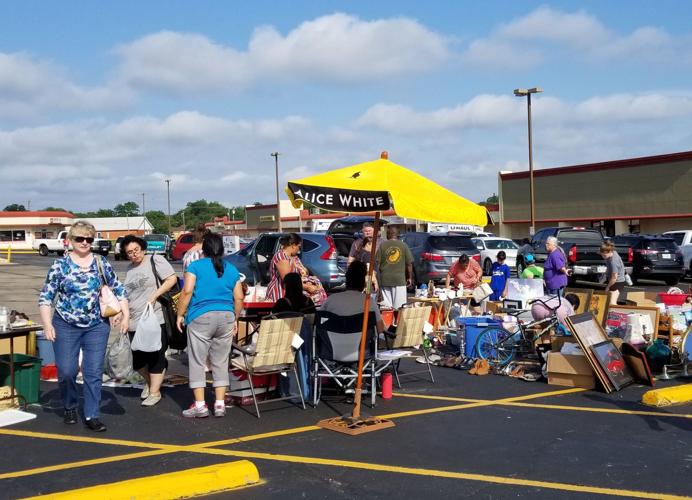 Copperas Cove Chamber of Commerce Ambassadors host garage sale