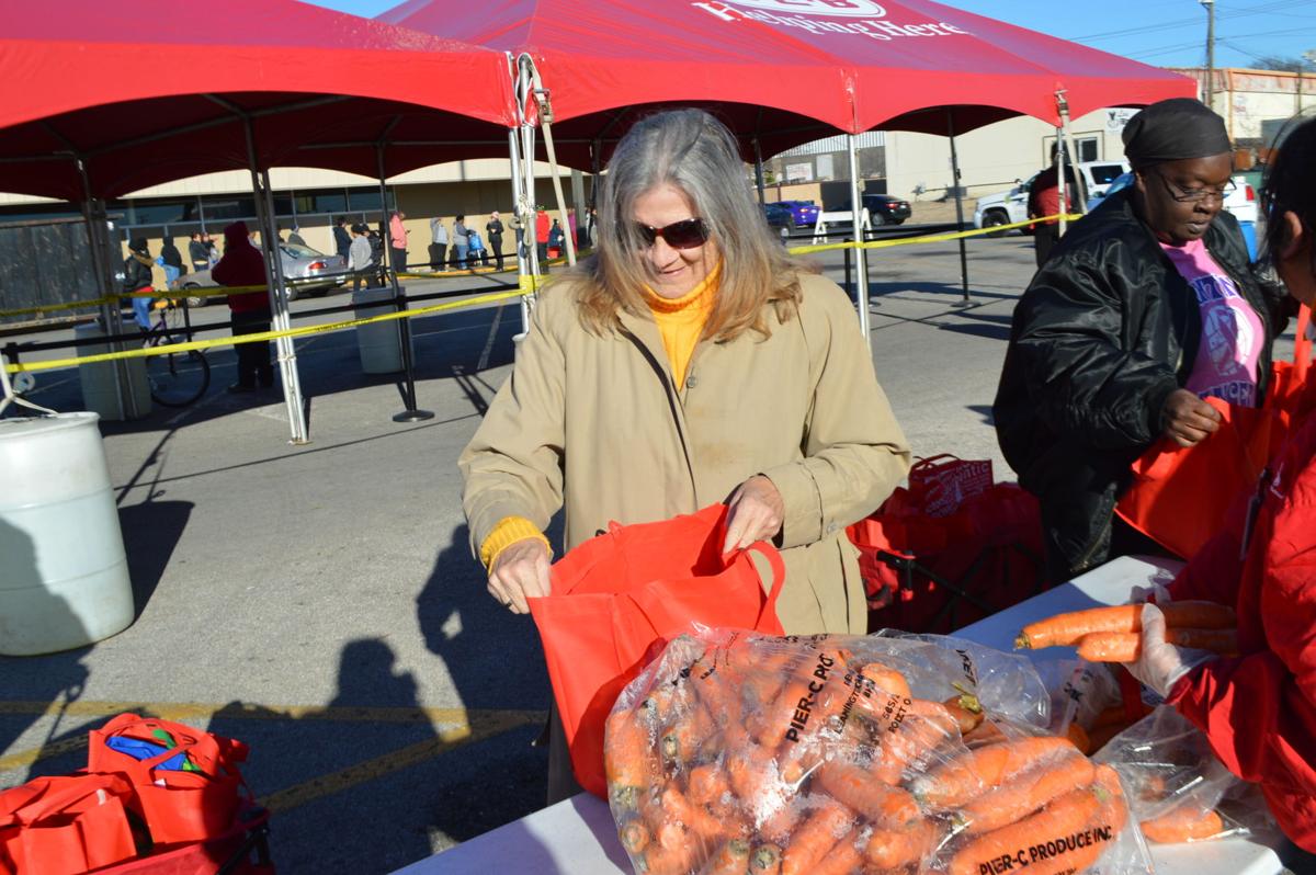 Final H E B Food Pantry Helps Hundreds Of Killeen Residents