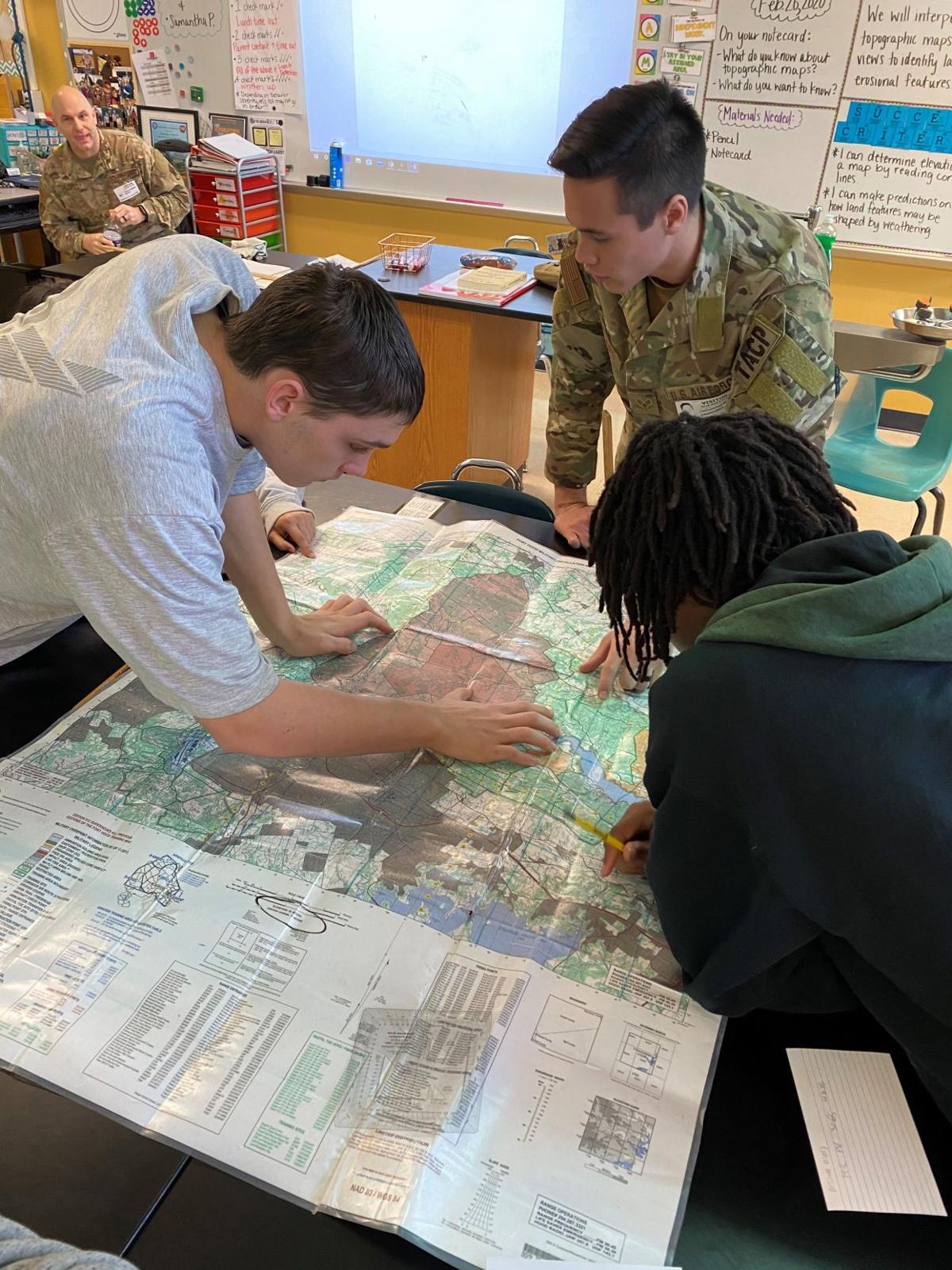 Fort Hood Airmen Map Out Science Lesson For Ccjhs Students Copperas Cove Herald Kdhnews Com