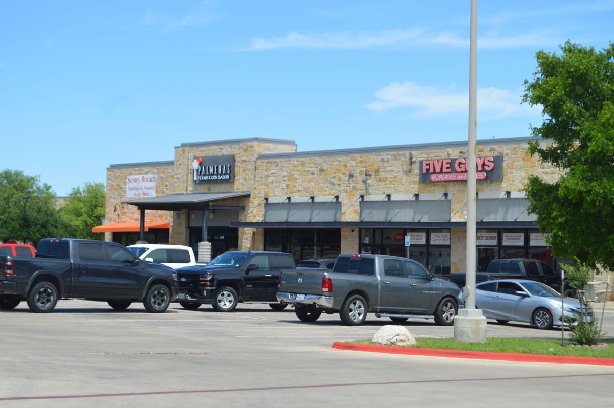 Restaurants And Retailers Open Up Others Still Closed Coronavirus Kdhnews Com