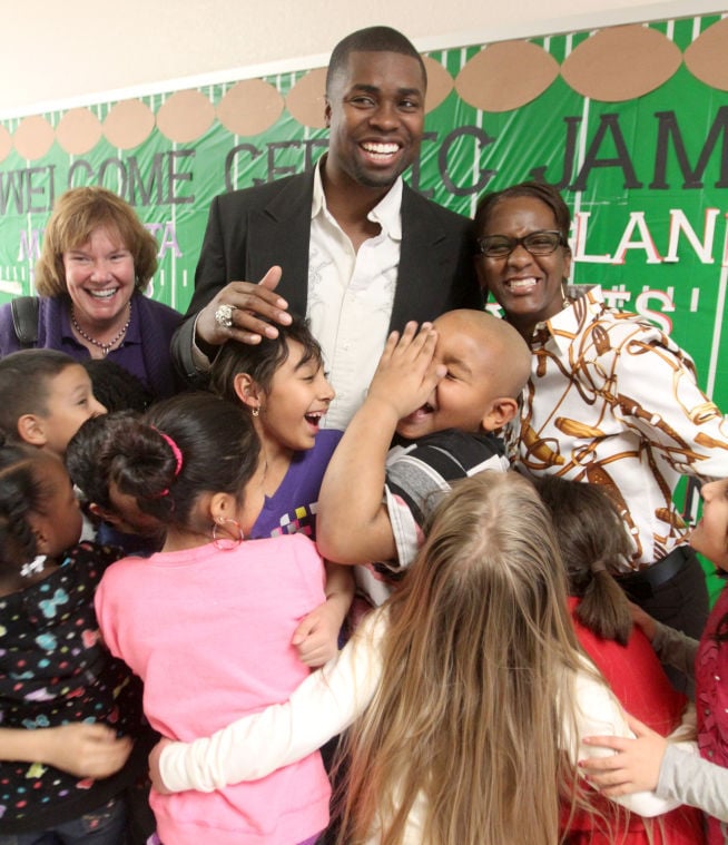 Giving Back Former Nfl Player Visits Kisd School Killeen