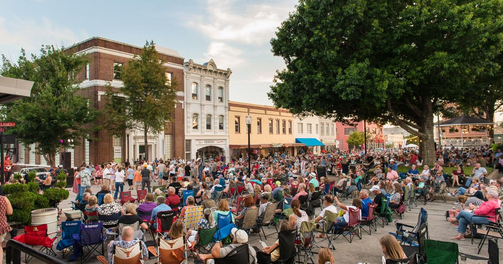 Free concert series at the Brenham home of Blue Bell ice cream factory - Vimarsana News