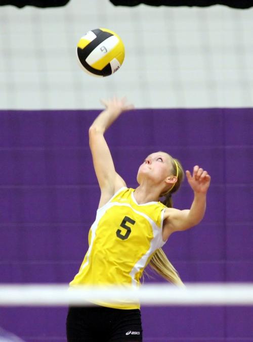 Gatesville Sweeps Alvarado in Bi-District Playoff