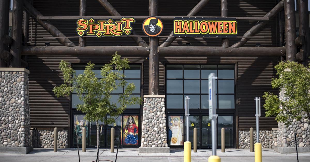 Halloween store taking over former Gander Mountain building ...