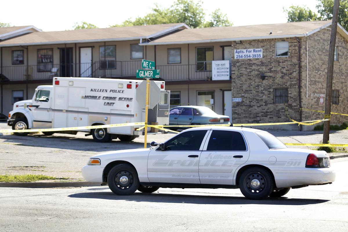 Two Dead In Killeen Apartment Shooting Police Looking For