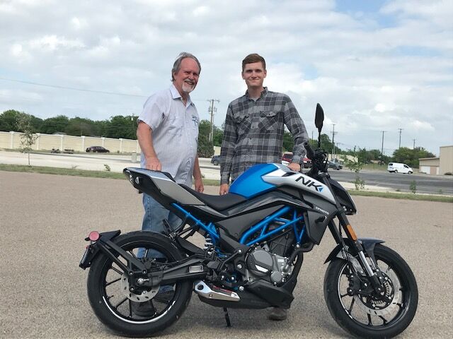 Harker Heights Dealer Sells A Cfmoto Motorcycle For The First Time In Texas Business Kdhnews Com