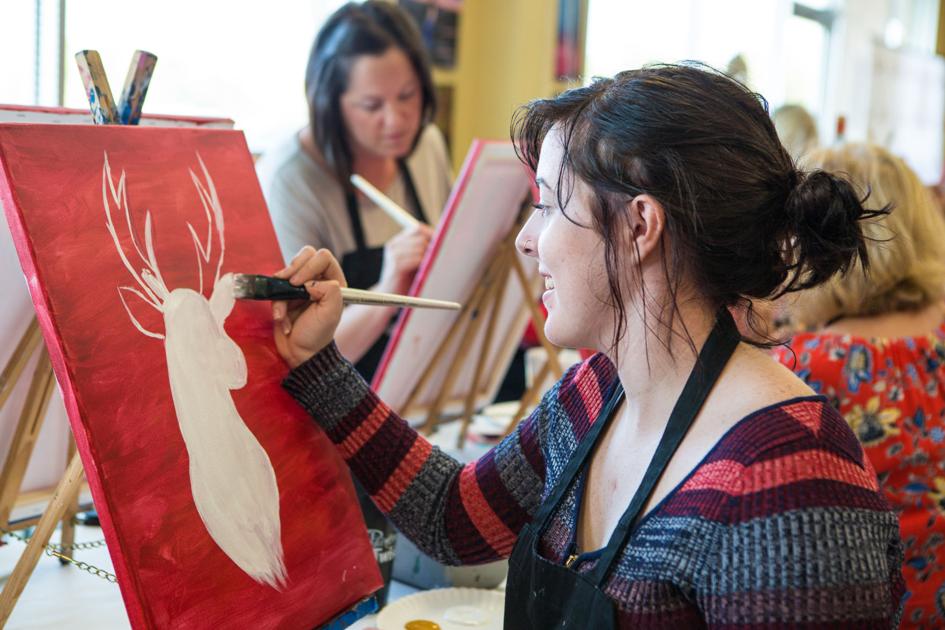 Painting With A Twist Hosts Wreaths For Vets Fundraiser Local News Kdhnews Com