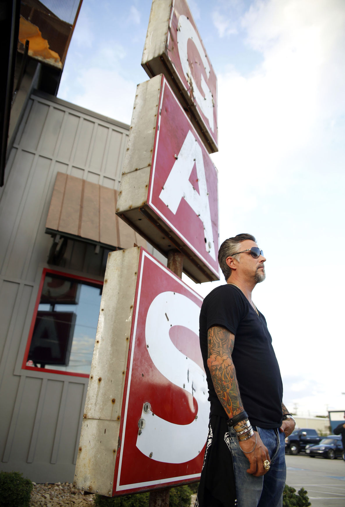 Community celebrates Richard Rawlings' Garage grand opening Local
