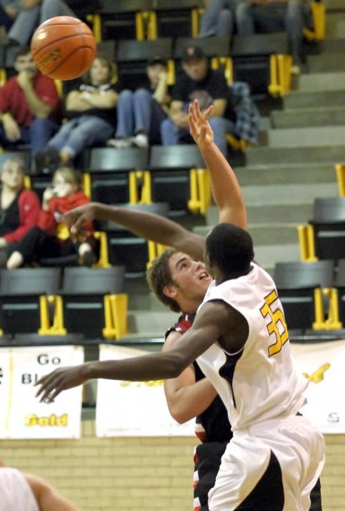 Gatesville Dominates Hamilton
