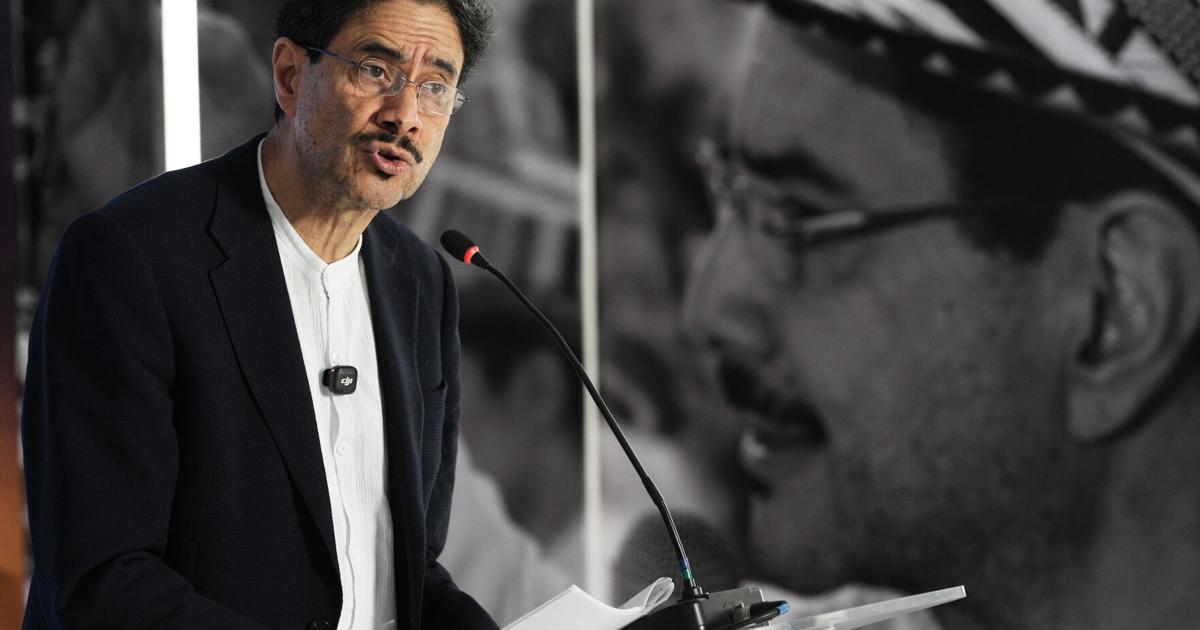 Colombian election loser threatens 'civil disobedience' if winner does not ditch US citizenship