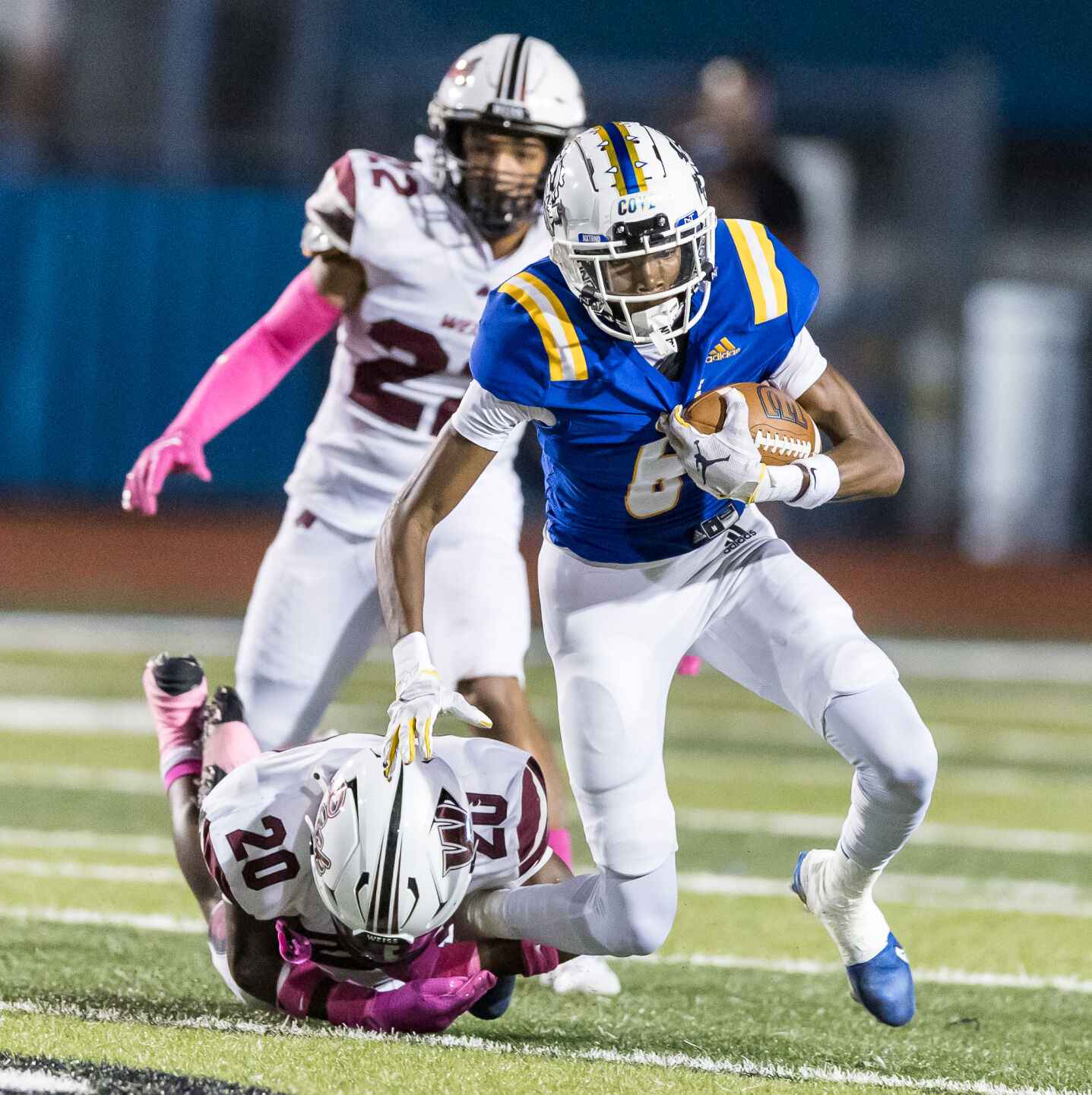 Copperas Cove Bulldawgs Suffer 49-7 Loss to Pflugerville Weiss Wolves: Unable to Match Speed and Efficiency