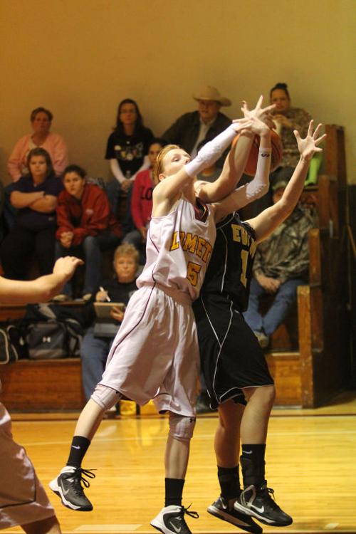LometaEvantGIRLSBasketball22.jpg