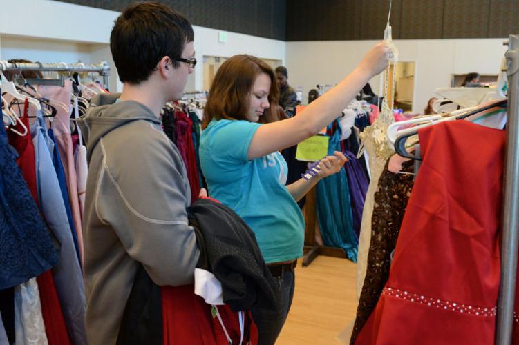High school girls 'shop' for prom dresses at Junior Service League of  Killeen event | Education | kdhnews.com
