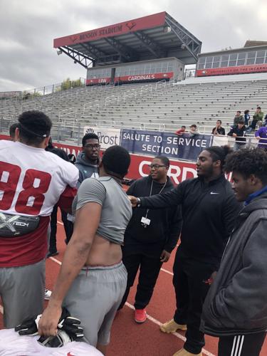 Ellison football team learns from opportunity to observe Washington State  bowl practice, Ellison