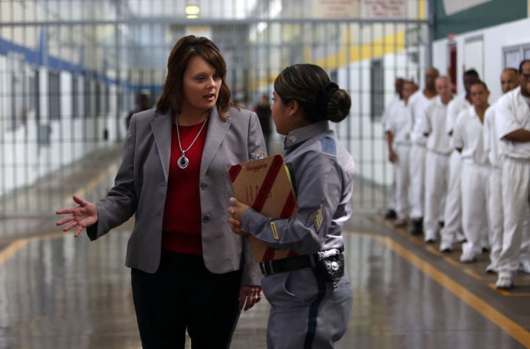 Female Wardens Avoid Their Desk To Walk Cell Block Texas