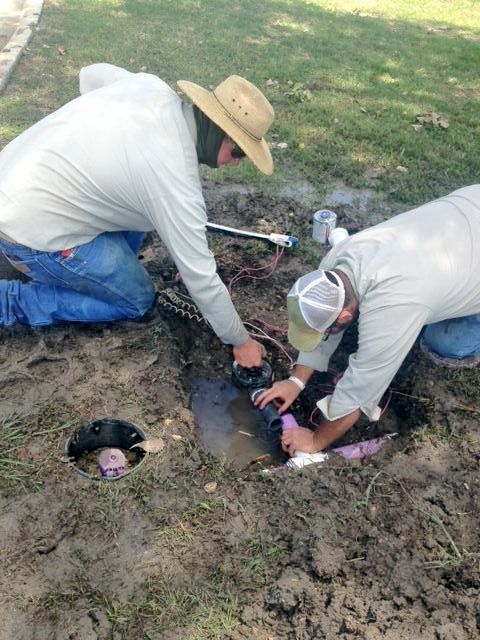City workers fix leak
