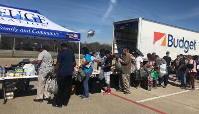 Group Hosts Monthly Food Giveaway Local News Kdhnews Com