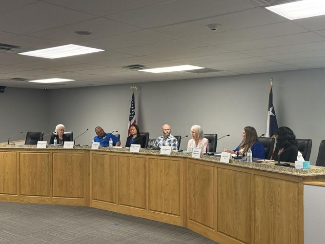 Cove school board candidates gather for election forum