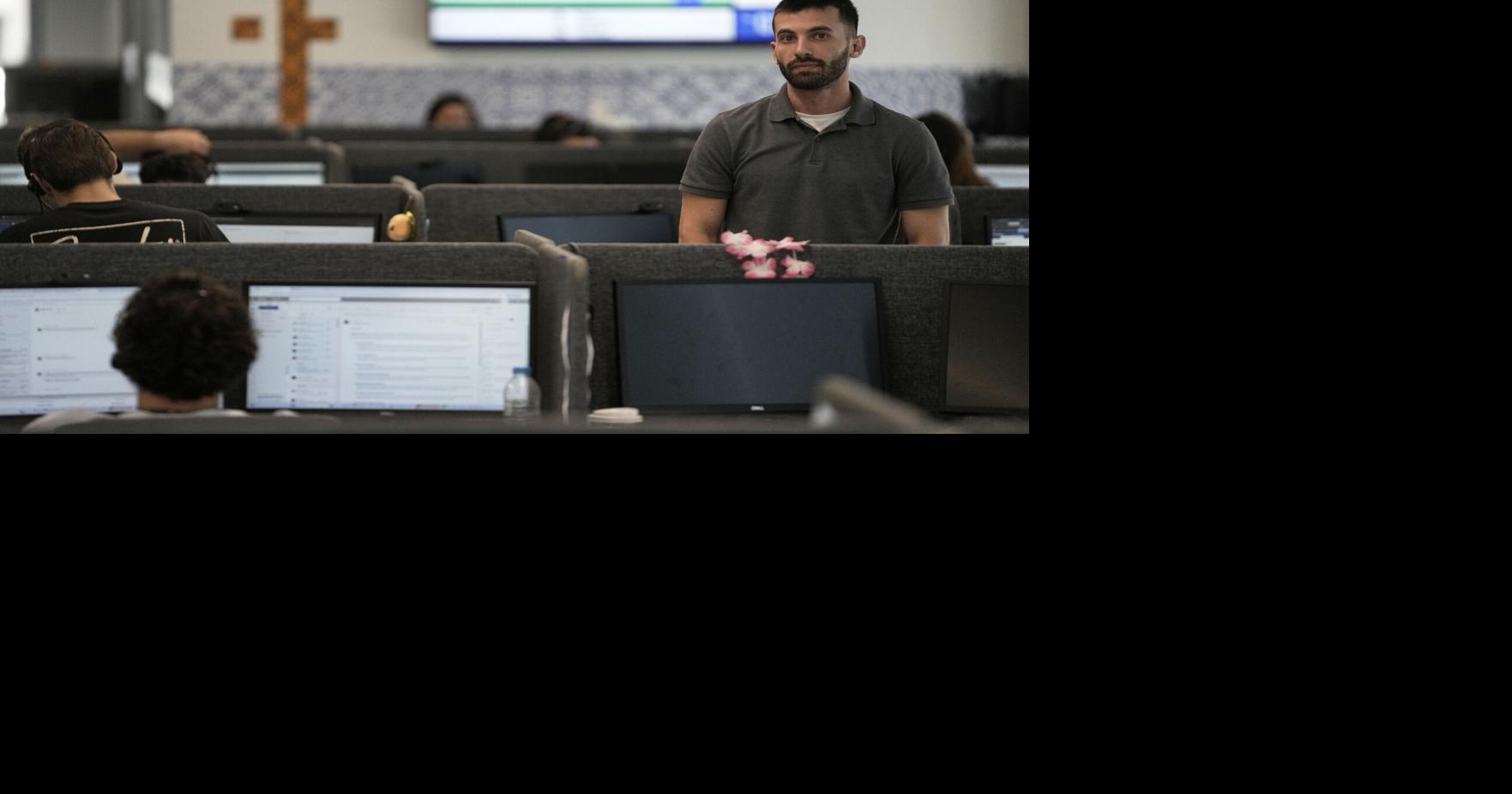 AI Revolutionizes Call Centers, Reshaping Jobs and Customer Service