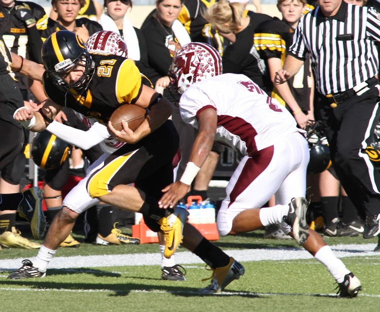 Gateville Dominates Vernon in Area Playoffs