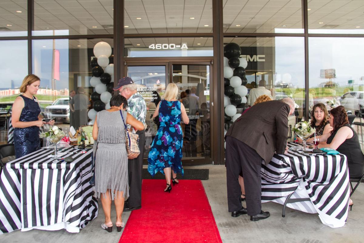 Buick Gmc Dealer Hosts Greater Killeen Free Clinic Fundraiser Local News Kdhnews Com