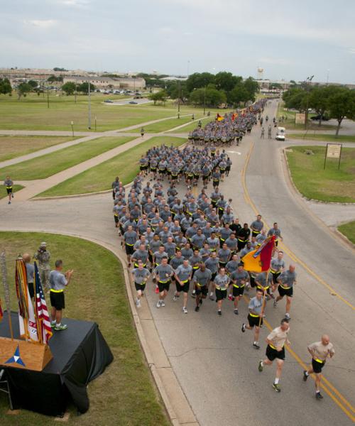 Maj. Gen. Anthony R. Ierardi motivates III Corps and Fort Hood soldiers during post run
