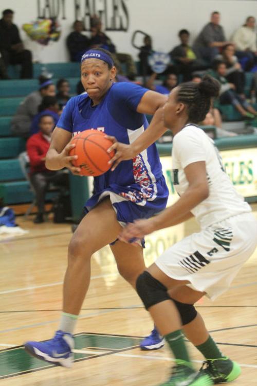 EllisonTempleGIRLSBasketball64.jpg