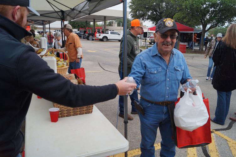 Lampasas hunters to central Texas as whitetail deer season