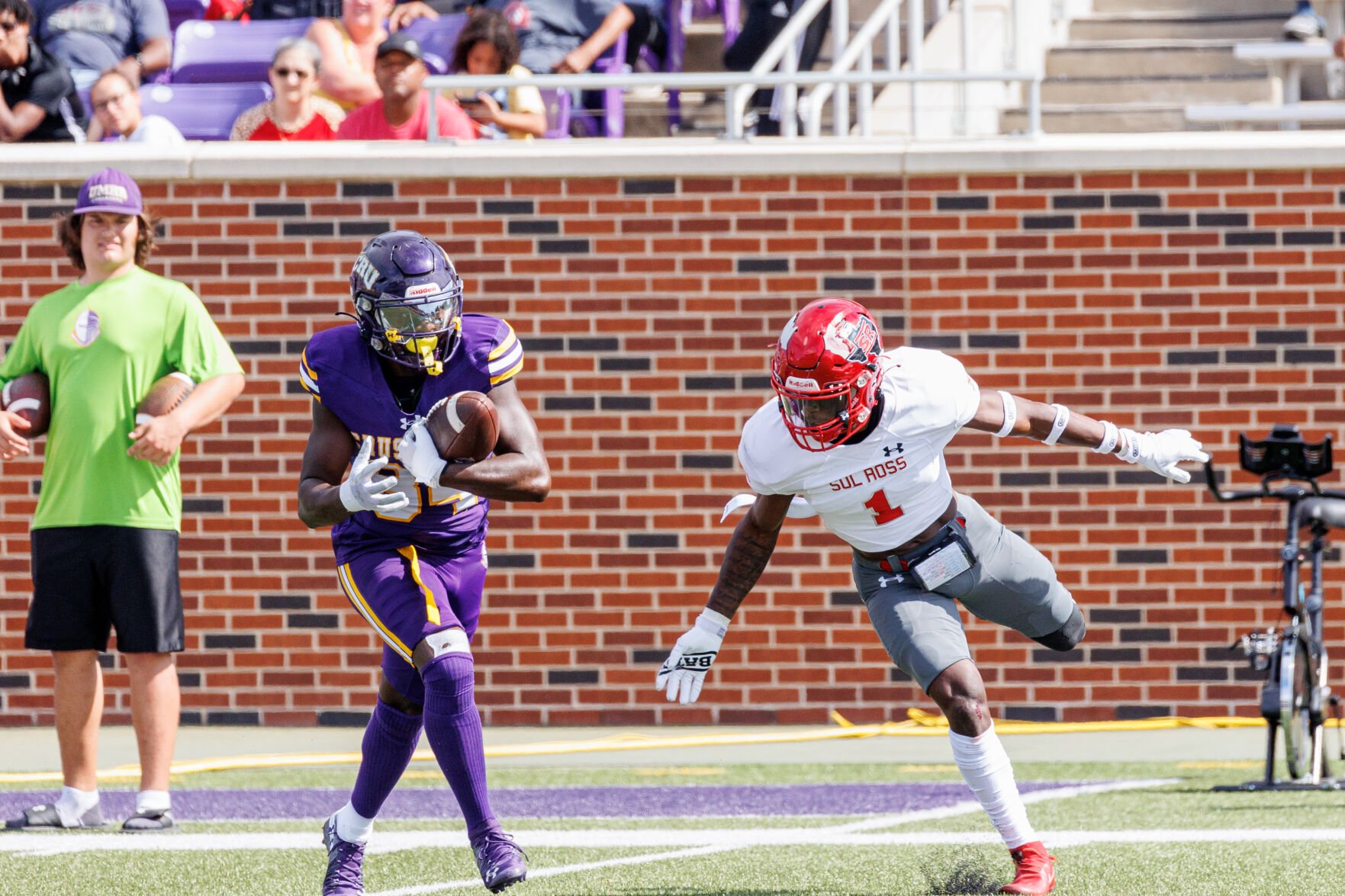 CRU'S PASSING KING: UMHB QB Sets Career TD Mark In 45-14 Win Over Sul ...