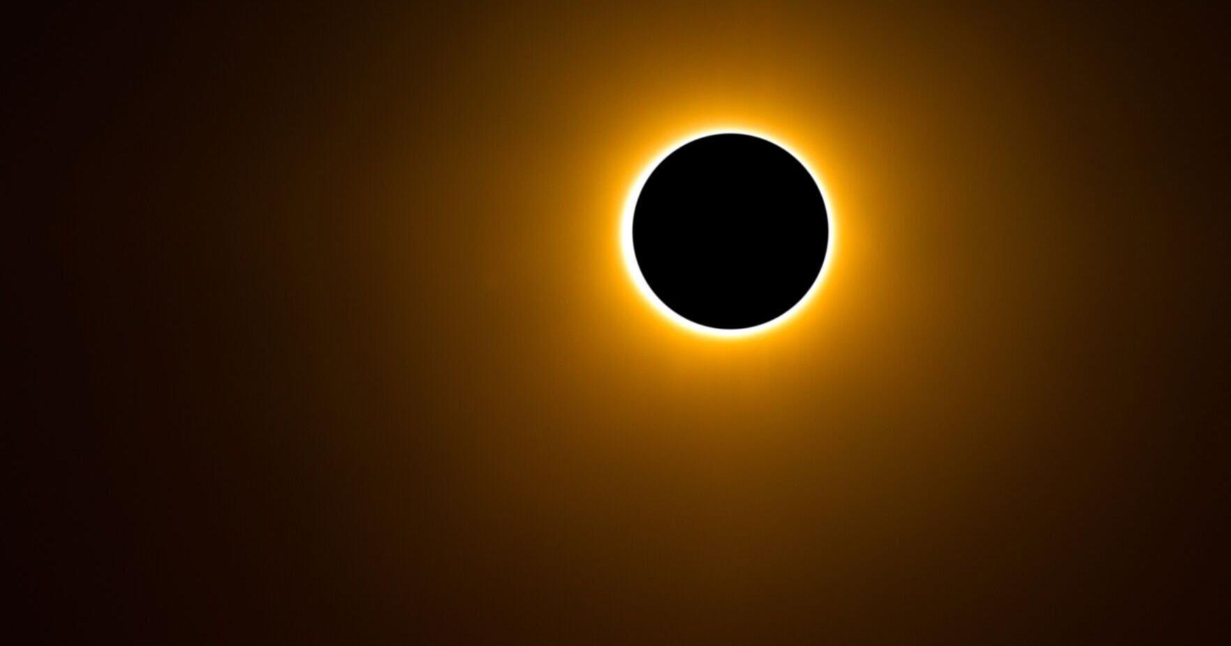 What can residents expect when the day goes dark on April 8? - Vimarsana News
