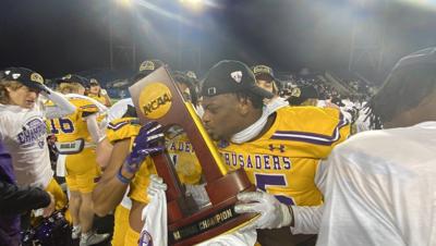 Mary Hardin-Baylor wins 2021 DIII football national championship in the  Stagg Bowl