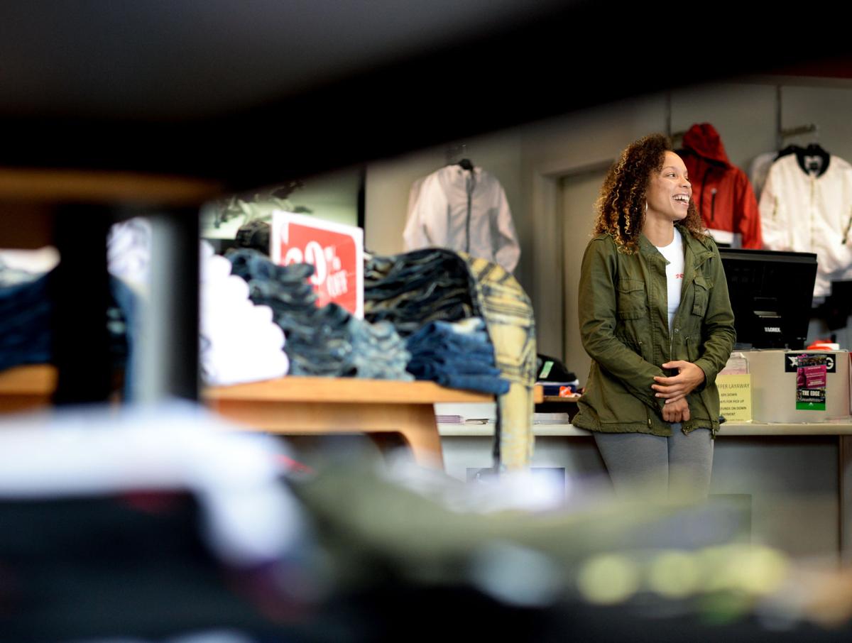 The Edge Outlet Opens At Killeen Mall Business Kdhnews Com