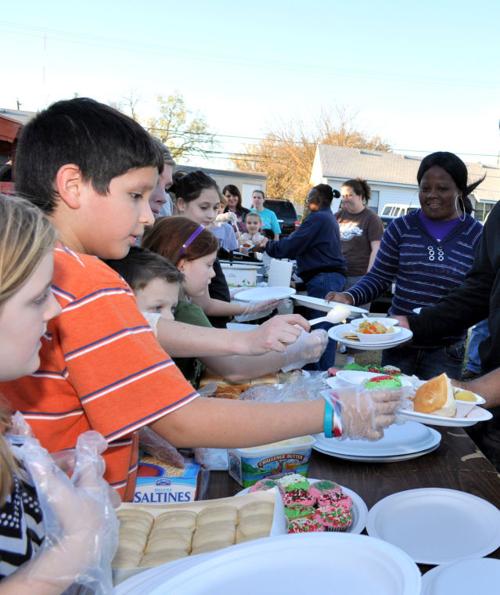 Cove kids serve homeless
