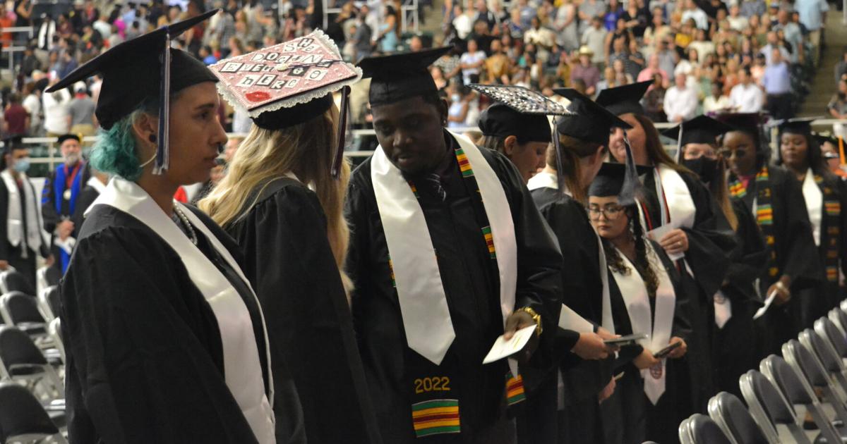 More than 300 walk across the stage at A&M-Central Texas graduation ...