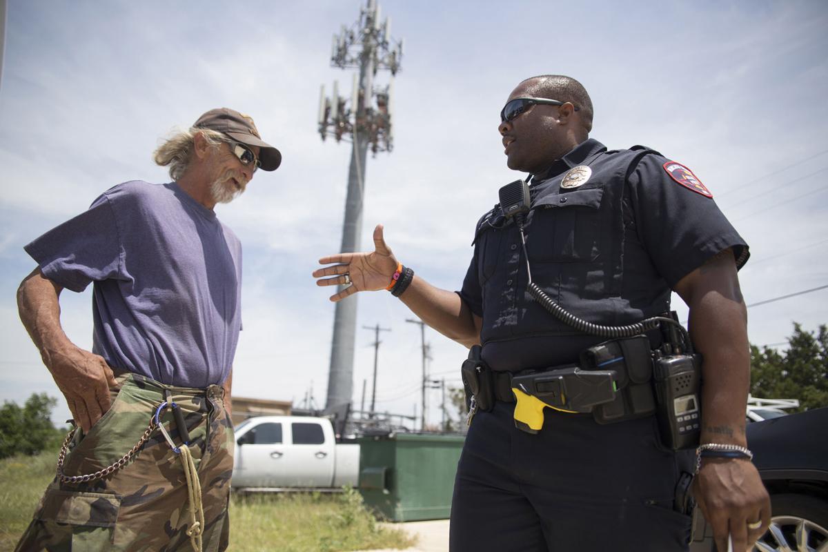 The &#39;H.O.T.&#39; cop: Killeen police officer delves into homeless community | Local News | 0