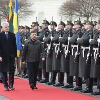 Pragmatisme, bukan patriotisme, mendorong pemuda Lituania untuk dinas militer