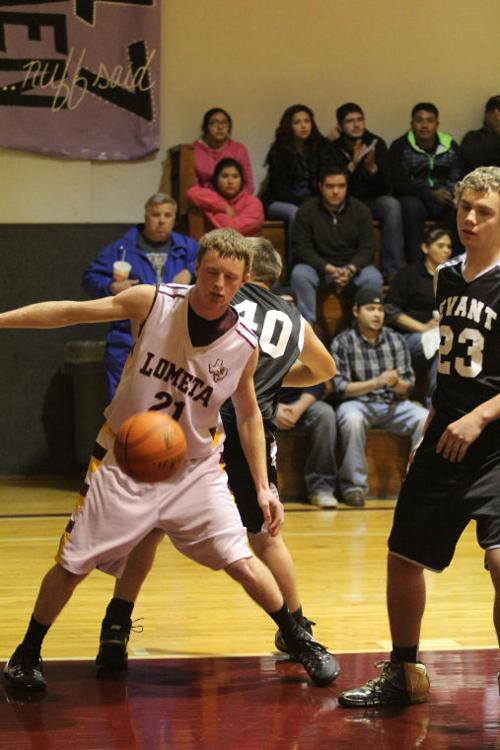 LometaEvantBOYSBasketball12.jpg