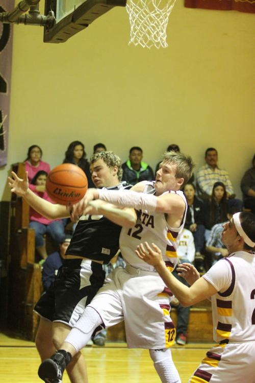 LometaEvantBOYSBasketball75.jpg
