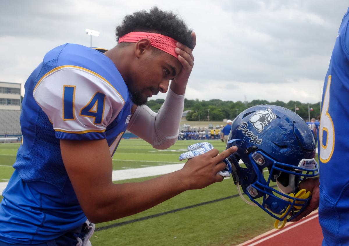 FINAL EXAM Dawg offense doubles up defense, 4221, in spring game